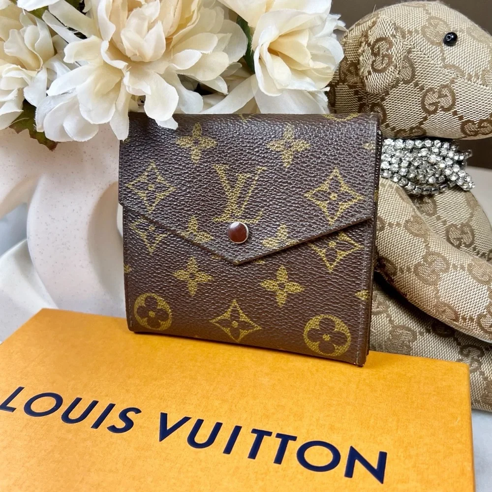 Louis Vuitton Brown Monogram Bi-Fold Snap Wallet